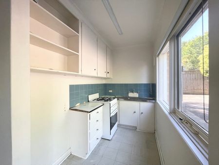 2/19 Evansdale Road, Hawthorn VIC 3122 - Photo 4