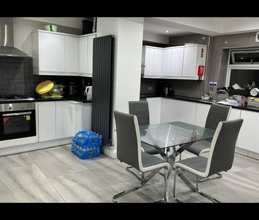 Room in a Shared House, Oaklands Park Avenue, IG1 - Photo 5