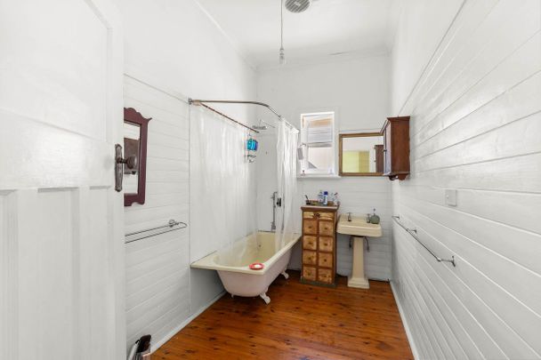 Charming & Spacious Home - Photo 1