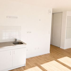 Location Appartement 1 pièce 28m² - Photo 2
