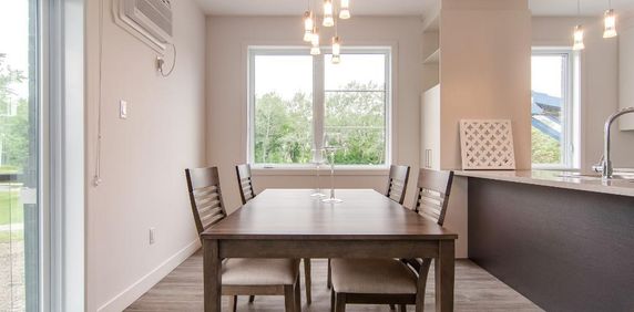 MAGNIFIQUE appartement style condo 4 1/2 sur le golf de VALLEYFIELD - Photo 2