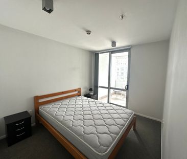 Centrally Located Furnished 1 Bedroom Apartment - Photo 3