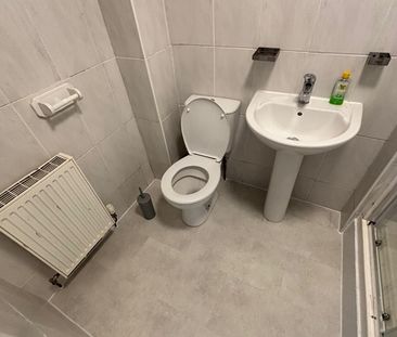 Room in a Shared Flat, Gardner's Crescent, EH3 - Photo 5