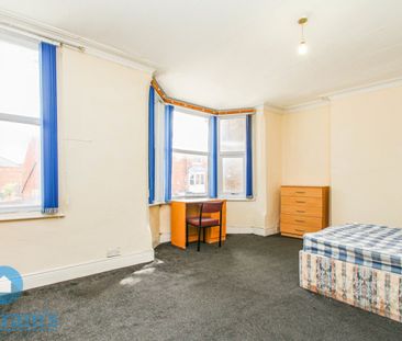 5 bed Semi-Detached House for Rent - Photo 3