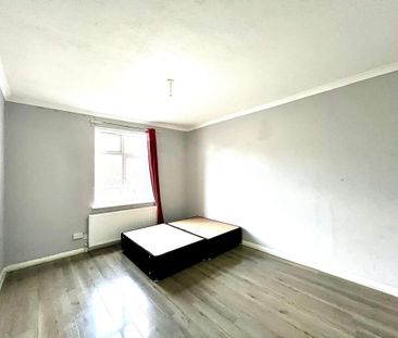 6 bedroom terraced house to rent - Photo 3