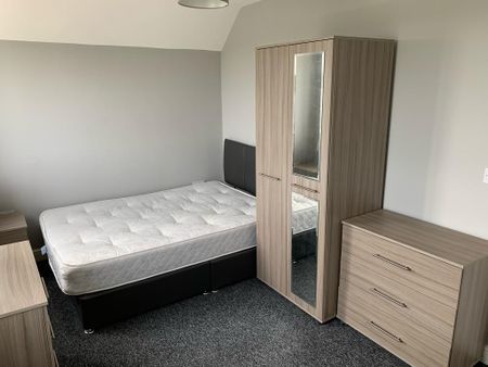 1 bedroom property with land to rent - Photo 2