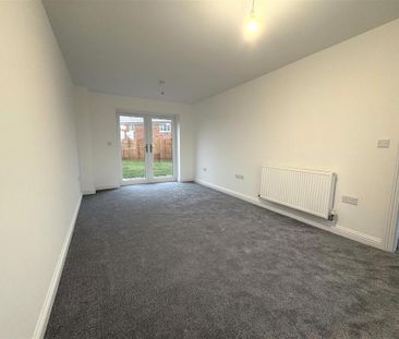 3 bedroom semi-detached house to rent - Photo 2