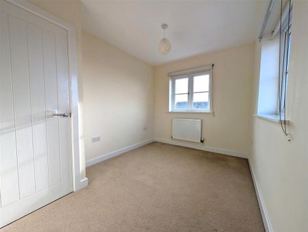 3 bedroom detached house to rent - Photo 2