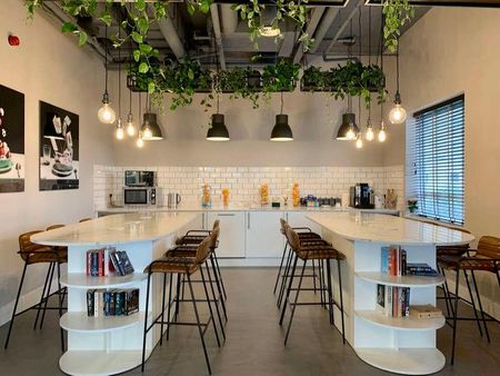 Canada Place, Canary Wharf, London, E14 - Photo 5