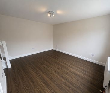 Colburn Crescent , Guildford, Surrey, GU4 - Photo 4