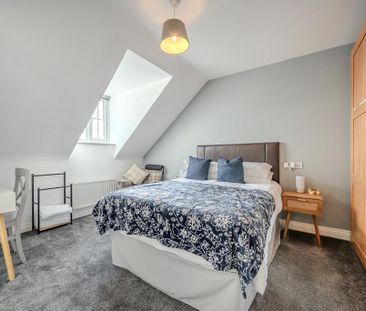 5 bedroom link detached house to rent - Photo 3