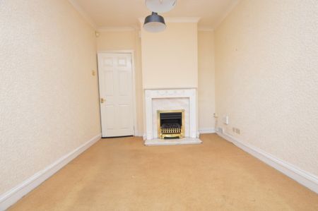 4 Bedroom Detached House - Photo 4