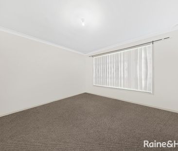 FOUR BEDROOM FAMILY HOME IN PRIME LOCATION - Photo 3