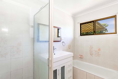 14 Robert Towns Crescent, Condon QLD 4815 - House For Rent | Domain - Photo 5