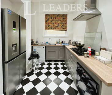 1 bedroom in a house share to rent - Photo 4