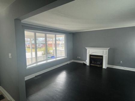 For Lease - 912 Crocus Crescent, Whitby, Ontario - Photo 4