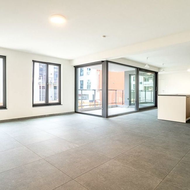 Appartement te huur in Tournai voor € 1.260 met 3 slaapkamers - Photo 1