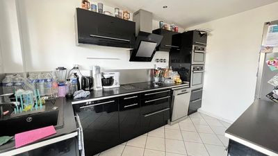 Location Appartement 4 pièces 81m² TOULON 83000 - Photo 4