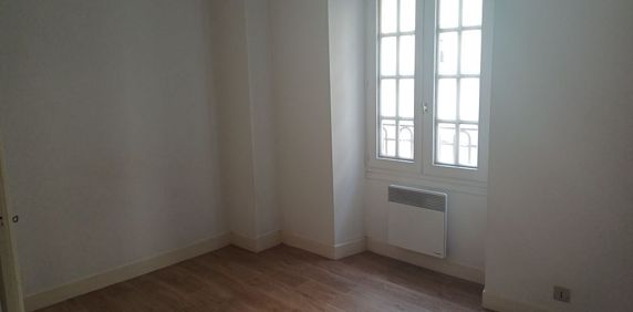 Location Appartement 2 pièces 41m² MONT DE MARSAN 40000 - Photo 2