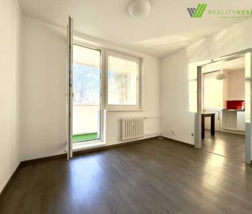 Pronájem bytu 1+1 se zasklenou lodžií na ul. Velkomoravská v Hodoníně - Photo 2