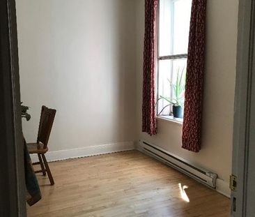 Belle chambre ensoleillée à louer au coeur de Verdun – 10 novembre ... - Photo 2