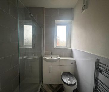 2 bedroom end of terrace house to rent - Photo 2