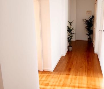 Schöne helle Whg 1.OG, 94qm, gepflegt, 3 Zi, gr. WZ, ruhige Lage - Photo 1