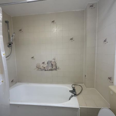 2 bedroom semi-detached house to rent - Photo 4