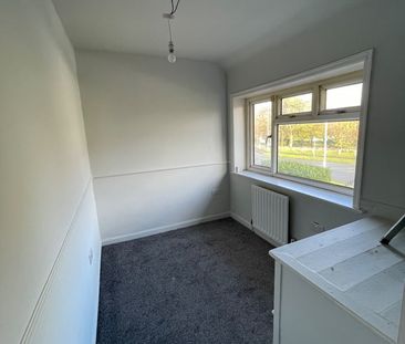 3 Bed Semi-Detached House, Middleton Road, LS10 - Photo 3