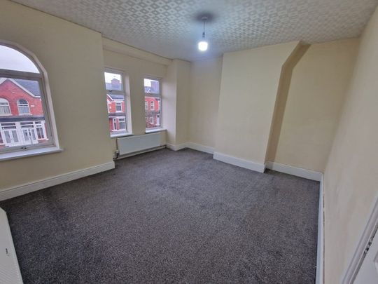 3 Bed Semi-Detached House, Greenhill Road, M8 - Photo 1