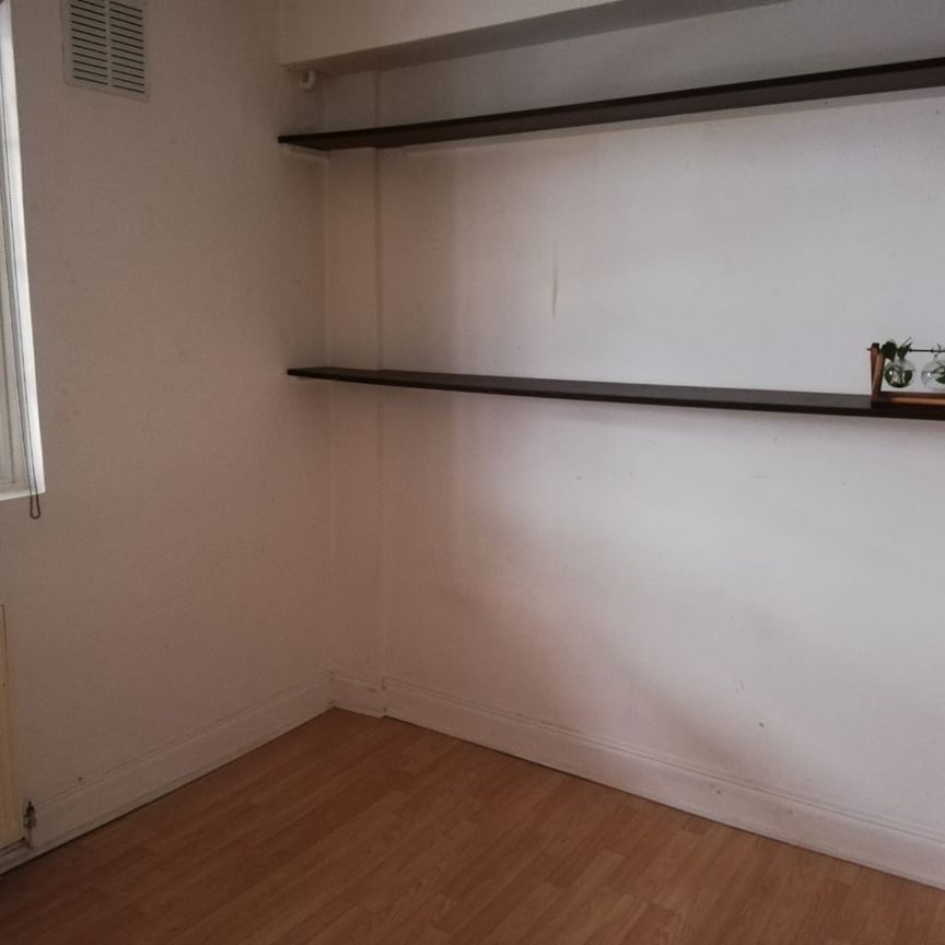 3 Bed Flat, Mundania Road, SE22 - Photo 1