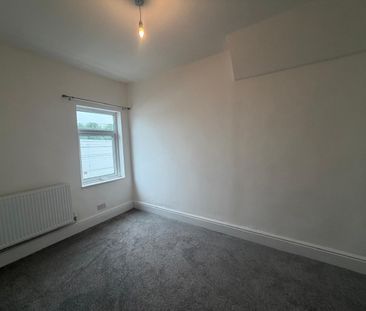 Mart Lane, Burscough, , UK - Photo 2