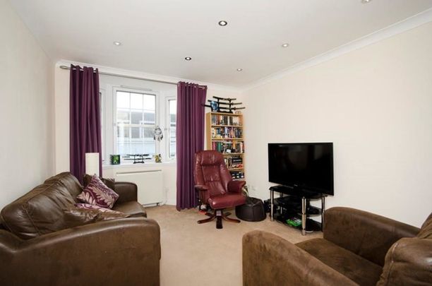 Picardy Court, Top Floor, AB10 - Photo 1