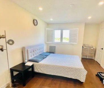 311 OAKTREE CIRCLE E - Photo 4