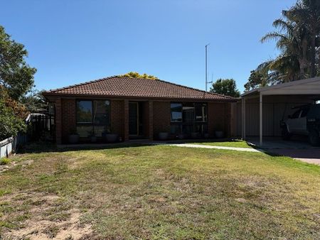 Quiet Court with Impressive Shed! - Photo 3