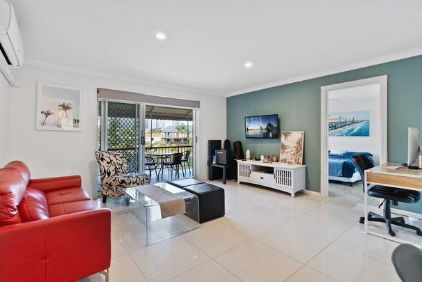 Broadbeach Waters - Photo 1