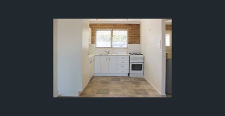 Conveniently Located 2 Bedroom Unit - Photo 3