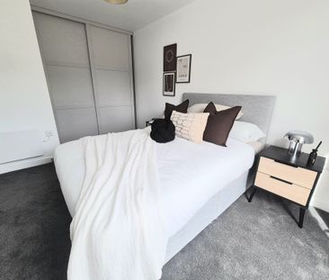 Cow Green, Halifax - Photo 1