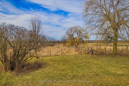 Detached Home For Lease | X8310222 - Photo 2