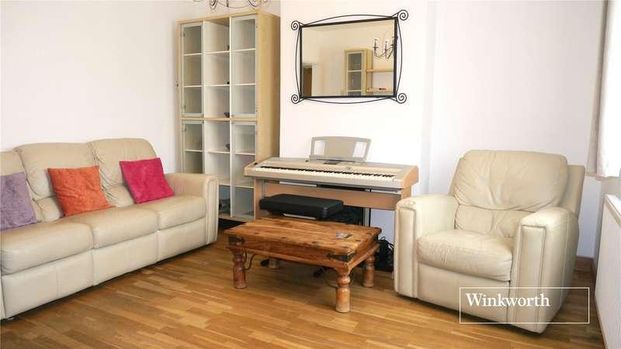 Armstrong Crescent, New Barnet, EN4 - Photo 1