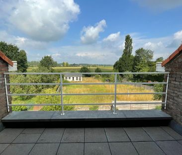 Ruim en lichtrijk duplex appartement met grote inpandige garage in ... - Foto 4
