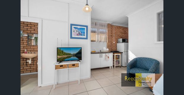 Quiet 1-bedroom unit **UTILITIES INCLUSIVE** - Photo 1