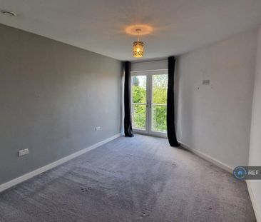 4 bedroom semi-detached house to rent - Photo 3