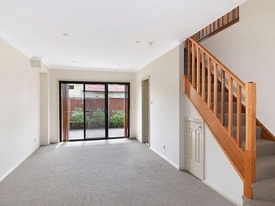 TOWN HOUSE - Photo 1