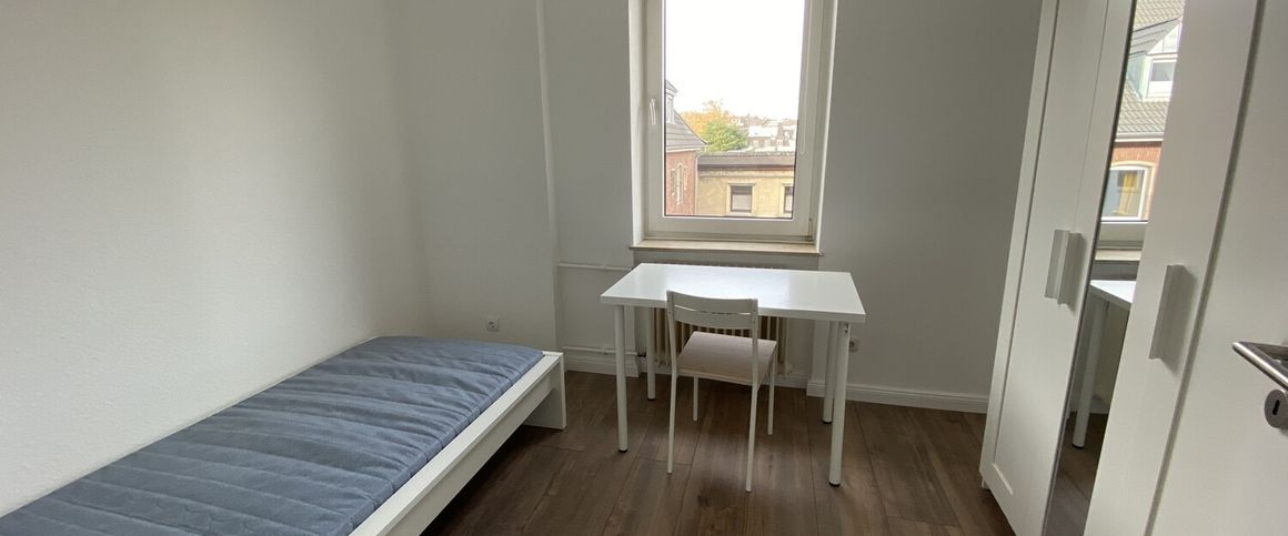 Studenten aufgepasst: Möbliertes WG-Zimmer in frisch renovierter 3-Zimmer-WG im Herzen von Aachen! - Photo 1