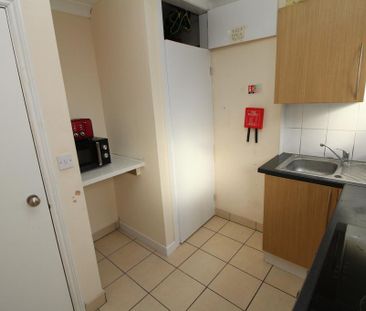 1 bedroom in a house share to rent - Photo 6