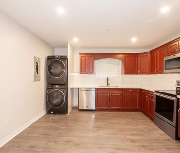 BEAUTIFUL 2 BEDROOM MAIN UNIT IN WELLAND!! - Photo 5