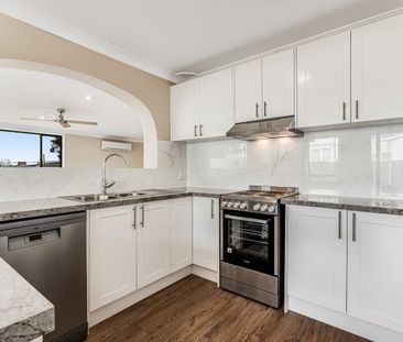 Low Maintenance Four Bedroom House - Photo 6