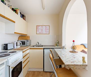 2 bedroom mews to rent - Photo 5