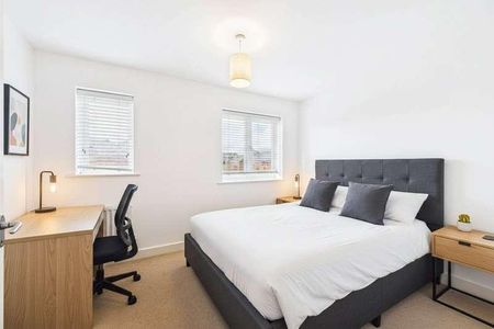 Honington Mews, Farnborough, Hampshire, GU14 - Photo 3